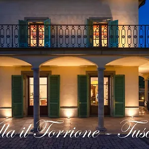 Elegante Per 7 Persone Con Aria Condizionata E Idromassaggio Villa